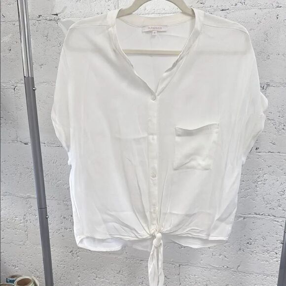 Olivaceous Tops - White Button-Up Blouse by OLIVACEOUS - Size Medium - Button Up Tie Short Sleeve